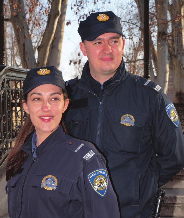BraËni par u plavom Jelena i Mate Budimir: Mislimo da se posao u policiji ne može dijeliti na muški i ženski Zagrepčani Jelena i Mate Budimir su plavi bračni par i mladi roditelji, smatraju kako se