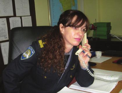 Ljepša strana policije Muško-ženska kombinacija je bolja za rad Vlasta Strugar u policiji radi od 1991. godine, a kao kontakt-policajka u PP Črnomerec od 2003. godine. Tada je bila jedina žena u postaji na tom radnom mjestu.