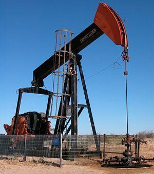 Nafta i plin se često izvlače iz istog nalazišta, dio prirodnog plina zbog velikog pritiska sam izlazi na površinu.