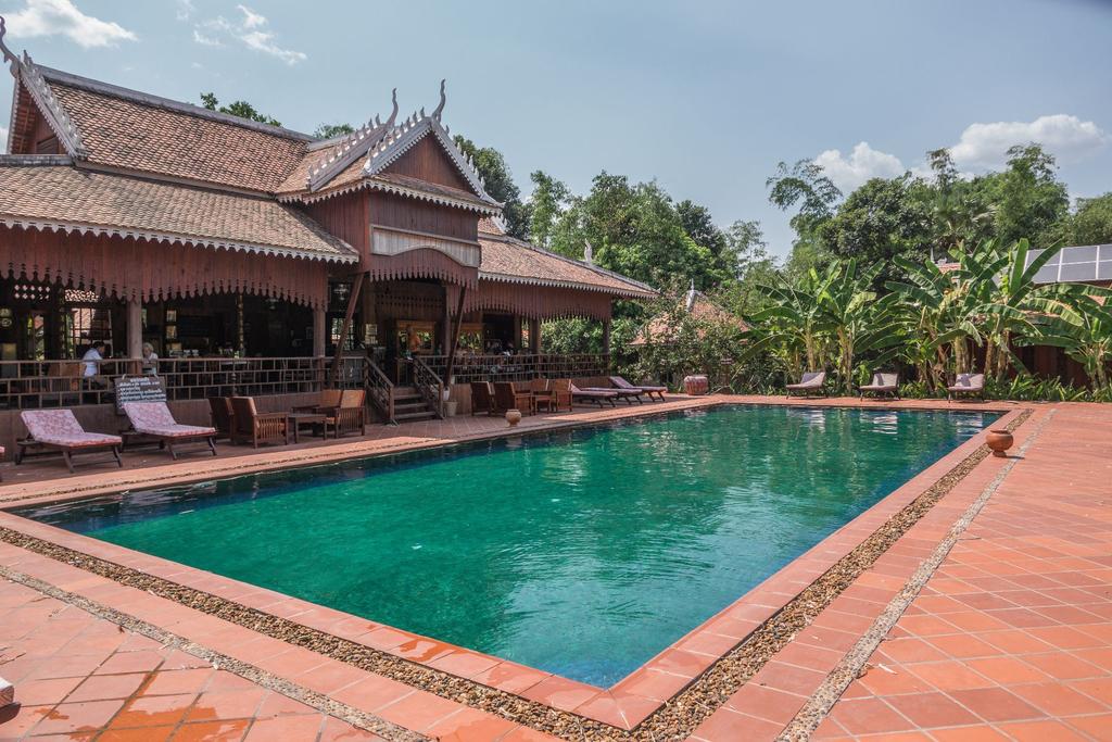 ACCOMMODATION KOH TRONG RAJABORI VILLAS Rajabori Villas is a great property with a fantastic location out on a secluded section of an island in the middle of the Mekong River.