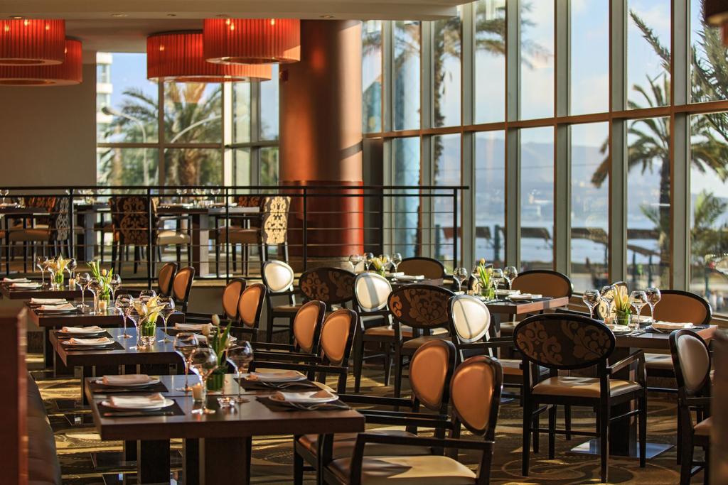 JW Marriott Lima Restaurant La Vista Offers local and