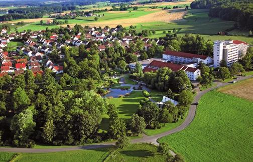 idealne uvjete za rekreaciju. Posebno je poznato u regiji Baden-Württemberga gdje se nalazi, a sam gradić ima oko 10.000 stanovnika.