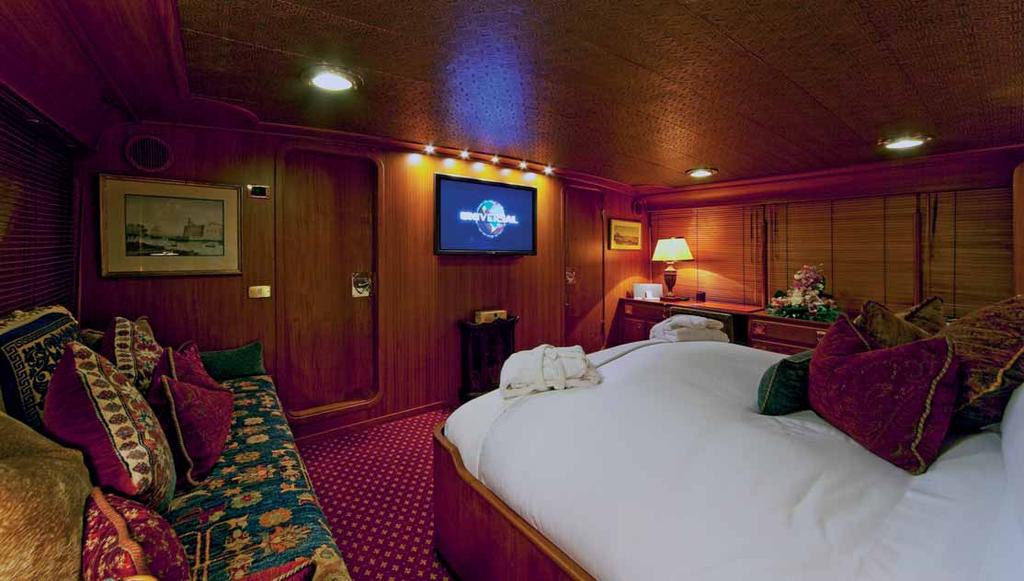 VIP STATEROOM Sarita Si s King VIP stateroom is situated forward on the