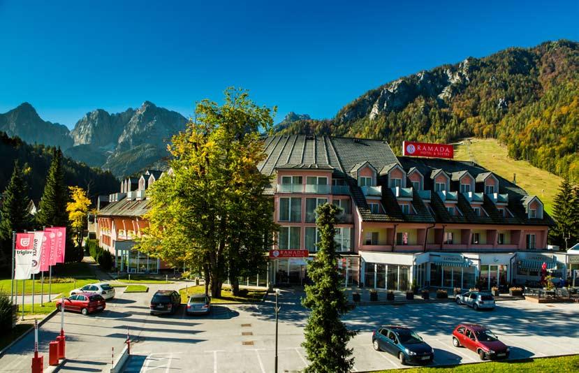 The hotel is located about 100m from the ski slopes and due to its location very near the town centre, it is