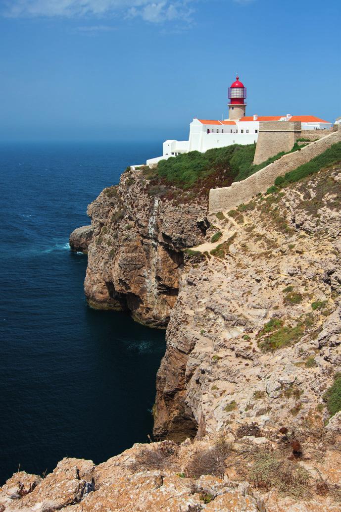 / 7 nights The majority of visitors to the Algarve head to the coast and choose to overlook the beautiful natural diversity of the region, leaving an untouched interior and a wealth of charming