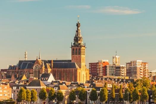 Holland and the romantic Rhine valley (port-to-port cruise) From Amsterdam to Strasbourg, we'll sail along the Rhine and discover the world's largest flower garden at the Hoge Veluwe Nature Park(4),