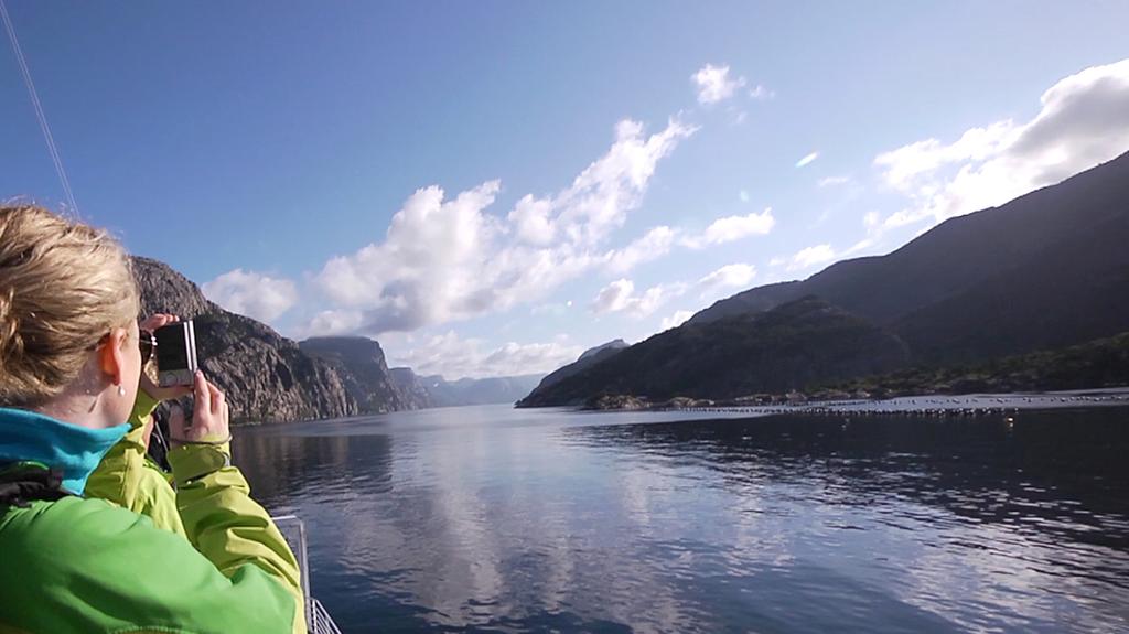 Foto: Fjord Norway Lysefjord in a nutshell Calm & beautiful dramatic & rough, round trip adult NOK 1 290 Child (4-15) NOK 1 050 Prices include transport cruise boat, buses and train Experience the