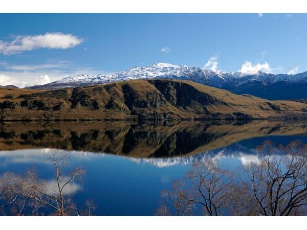 10 New Zealand Escorted Coach Tour (starting in Auckland and finishing in Christchurch) Tour Inclusions: Professional Indian Tour Director 3 Stars deluxe Accommodation 9 nights Luxury 3-5 Stars Coach