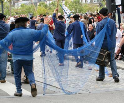 Having fun in Finistère Fest-noz & Traditional festivals Fest-noz and traditional festivals are an integral part of