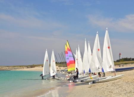 Having fun in Finistère Water activities Sailing Concarneau is one of the best places in Britany for