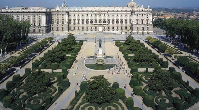 Plaza de Oriente Visitors to Spain's capital city are often puzzled to discover that the Plaza de Oriente is located in the west of Madrid, while its name suggests an eastern setting.