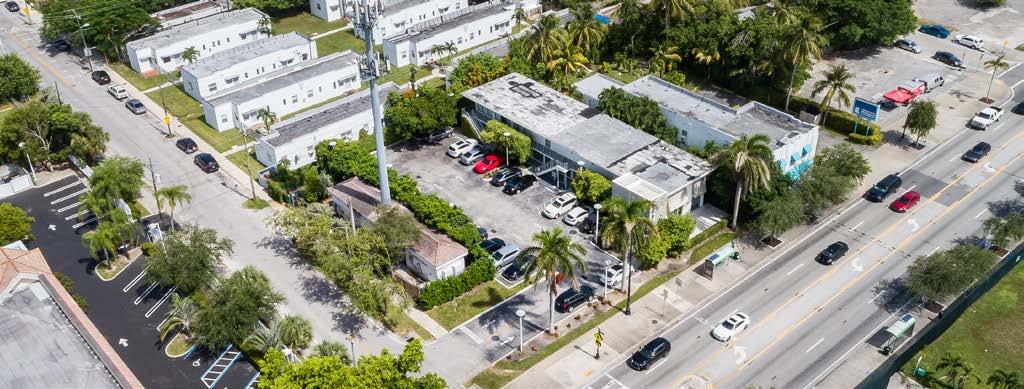 PROPERTY OVERVIEW AMPLE PARKING ON SITE BISCAYNE BLVD 75,00+ Daily Traffic Count Take full advantage of this unique investment opportunity located at 8425 Biscayne Blvd - at the center of it all.
