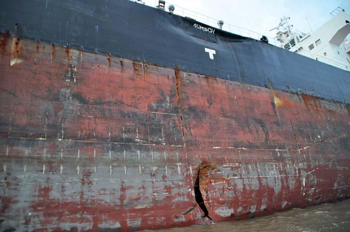 Extensive doubler plate repair in Ivory Coast allows bulker to sail after collision A190-meter bulker suffered severe collision damage in Lagos, Nigeria.