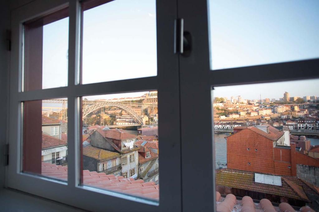 Bright, fully-equipped rooms enabling you to enjoy stunning views of the River Douro