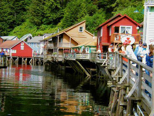 seaside village of Telegraph Cove, where late in the morning you will take a hike to the observe the most beautiful orcas in the