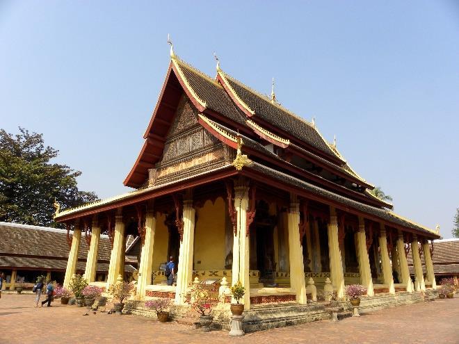 Day 06 Vientiane (Buddha Park) Wat Si Saket Enjoy breakfast in the comfort of your hotel, your morning tour covers Wat Si Saket, Wat Ho Phra Keo, That Luang and Victory Monument.