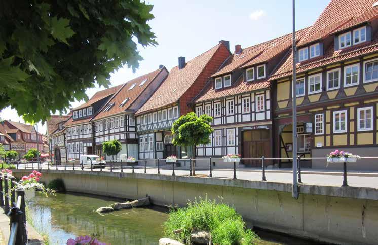 HOLIDAY MAGAZIN HILDESHEIM 2019 for those wantng to dscover the cty and the SPA TOWN OF BAD SALZDETFURTH Bad Salzdetfurth nestles among the wooded hlls of the Hldeshem Forest, n the Lamme Valley.