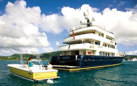 Superyacht med special The beauty of discovery yachts is that they are designed with adventure in mind.