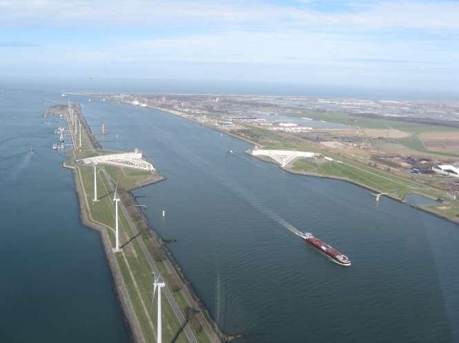 Maeslant Storm Surge Barrier Operates fully automatic All ship movement