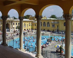 70 million liters of 21-78 Celsius warm thermal water spring forth daily from its 118 natural thermal springs. No wonder, that as early as in 1934, Budapest was awarded the supreme title "Spa City".
