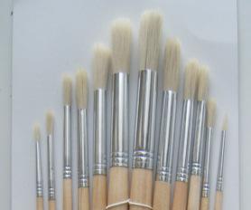 22 PURE WHITE BRISTLE BRUSHES ½inch brush. Pack of 1... 45p ½inch brushes. Pack of 3... 1.30 ½inch brushes.