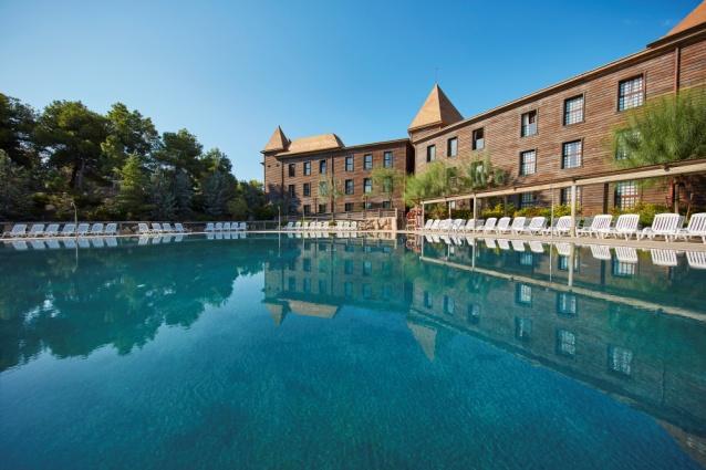 And with direct access to PortAventura Park via the Mediterrània area. Hotel Gold River HT-000855 **** Emulates a Far West town in the grip of gold fever.
