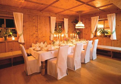 From relaxed birthday parties to romantic weddings the Stanglwirt offers the optimal conditions for all kinds