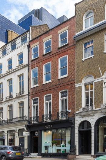 INVESTMENT SUMMARY Flagship prime retail investment opportunity in the heart of Mayfair, one of the world s most exclusive retail locations Situated on the south side of Conduit Street, close to the