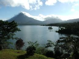 Days three and four Day 3: Arenal region Enjoy a kayaking trip on Lake Arenal Visit La Fortuna Waterfall Day 4: Monteverde Travel to Monteverde Visit a local school