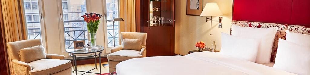 Superior Deluxe Rooms Simply add the view of the Boulevard Unter den Linden to your Deluxe Room benefits 7 Located