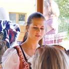 winemaking and vinery accompanied by performance in period costumes. The excursion includes dubing for a knight of the Golden Tokaj Bunch (Zlatý Tokajský Strapec).