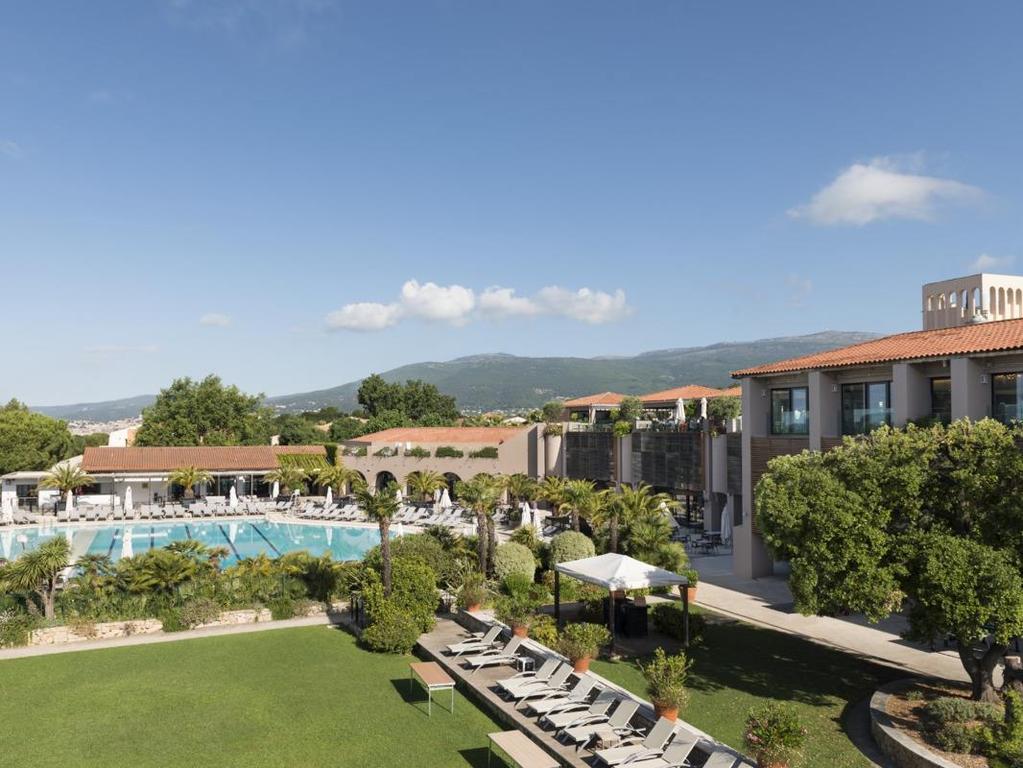 Reasons why we love Club Med Opio Savouring the taste of France with a new and improved Provencal menu Enjoying picturesque views and authentic Southern French décor at the main