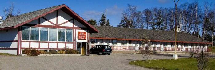 a beer/liquor store, and a convenience store. Red Dog Inn, www.reddoginn.