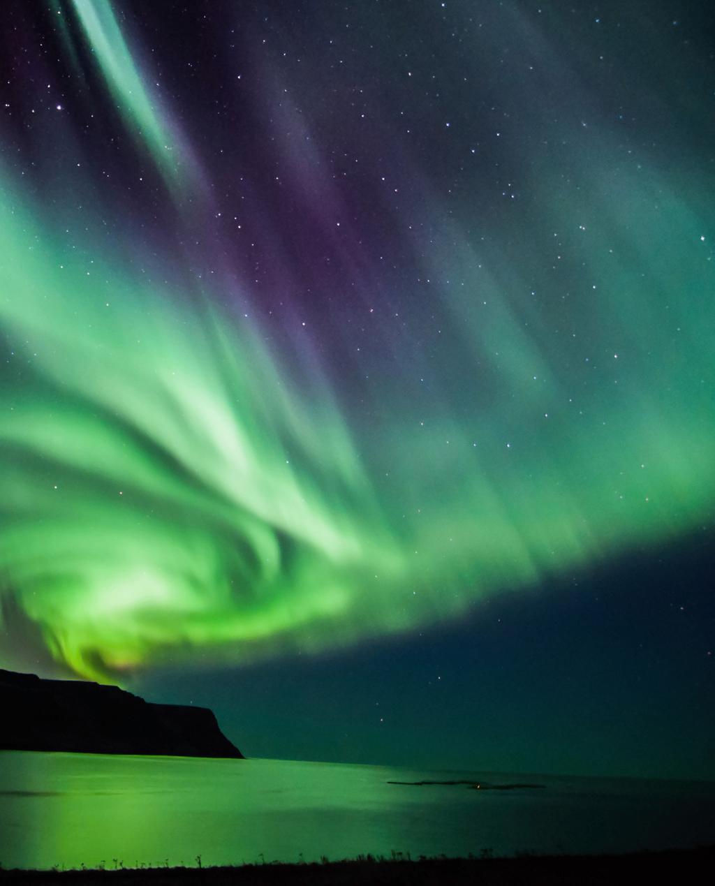 ICELAND: IN SEARCH OF THE NORTHERN LIGHTS With the Golden Circle &