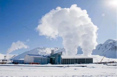 400 GWh Hreinsun á SO 2 Uppsett afl allra virkjanna á Íslandi árið 2011 var 2.