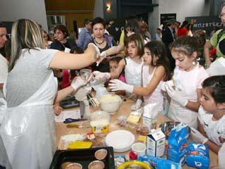Under the expert supervision of chef, Mr Stathis Passalidis, the children cooked a number of exciting recipes and made salads together