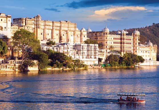 Located on the banks of Lake Pichola, the palace is an architectural marvel, reflecting prevailing Mughal and Rajput influences.