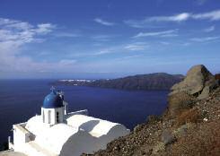 ...Hikers Can you imagine walking along the caldera all the way to Oia? Sure you can! Just follow the path from the cable car in Fira and let the way lead you from there.