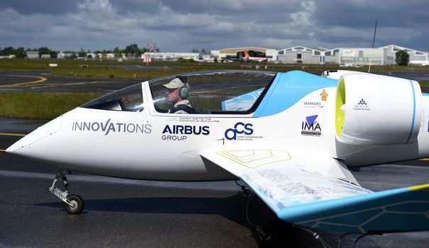 Powered by 120 lithium-ion polymer batteries, the plane's first official flight last month lasted less than 10 minutes, though the plane has the capability to fly for around an hour before recharging.