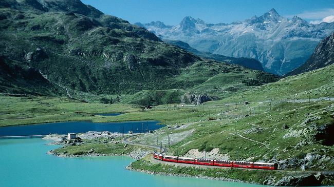 Technical buffs will enjoy knowing that the train climbs up to the 2,253-metre high Bernina Pass without the help of a rack-and-pinion mechanism. The entire trip is narrated.
