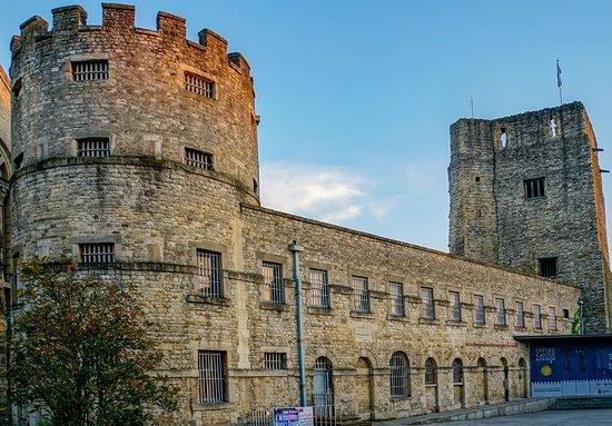 Oxford Prison and Castle Tour CLIMB the Saxon St George s Tower, one of the oldest buildings in Oxford, and enjoy its stunning 360 panoramic views over the