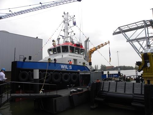 The Wil S has a length of 32.37 meters. She is width 9.35 meters and has a depth at half-length at sides of 4.