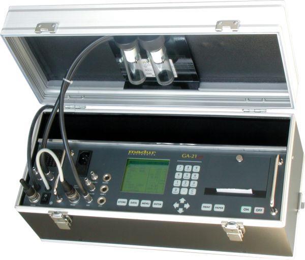 Prijenosni analizator je uređaj koji sadrži maksimalno 9 senzora za plin, 7 elektrokemijskih i 2 NDIR infracrvena senzora.