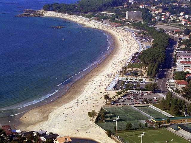 Samil Beach. The beach with the best services in Spain. The Samil Radio Control Circuit is located at the foot of the beach that gives it its name.