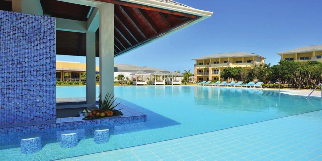 Royal Service covers an extensive area of the hotel, which includes the junior suite garden swim - up pool, a new concept that allows direct access to the pool.