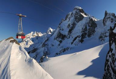 5 6 hours Take the luxurious VIP cable car from Zermatt to Trockener Steg while enjoying a sparkling glass of champagne.
