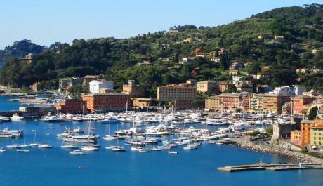 Diano Marina - An extremely popular location on the Ligurian Riviera that attracts quite a great deal of tourist activity each year.