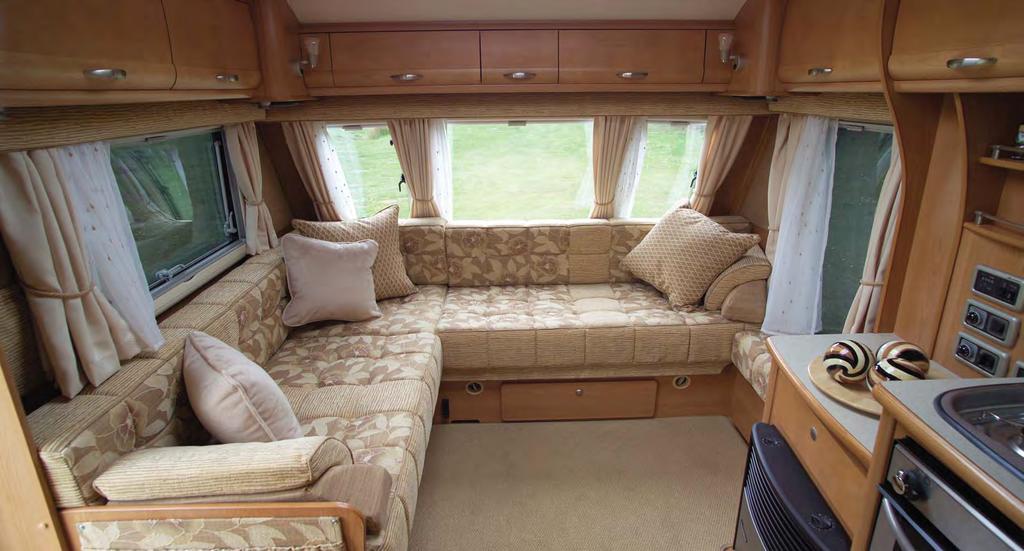 Buccaneer Schooner With air-conditioning for complete comfort whatever the weather, this fixed bed twin axle