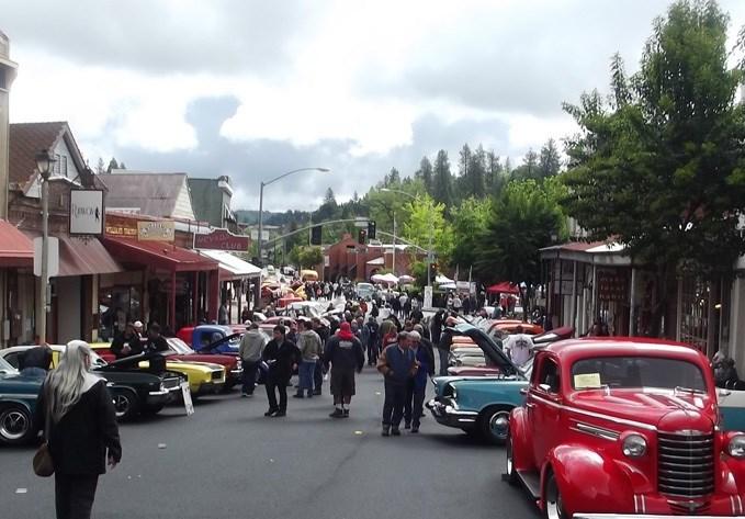 DOWNTOWN GRASS VALLEY CAR SHOW APRIL 25TH The weatherman predicted rain for the whole day of April 25th, the day of the Downtown Grass Valley was having its annual Car Show.