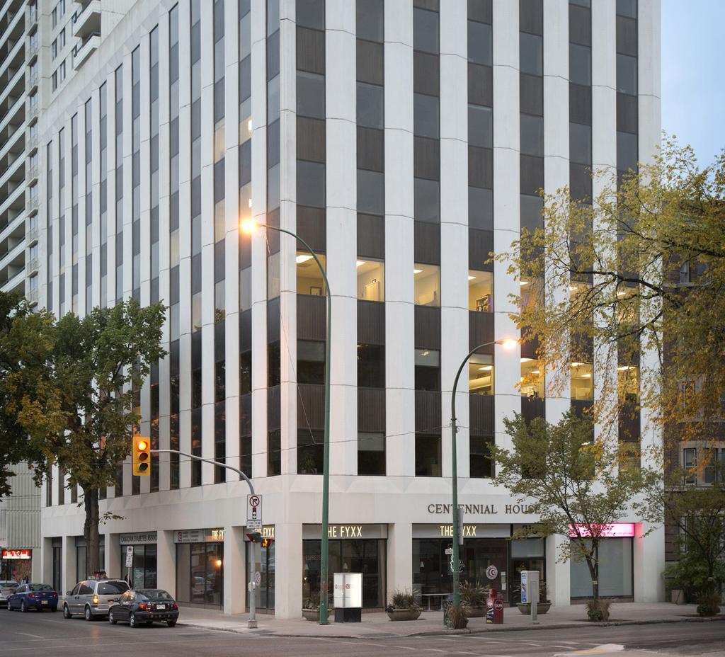 310 BROADWAY Downtown Office Space Winnipeg, MB SEAN KLIEWER Direct +1 204 926 3824 skliewer@colliers.mb.